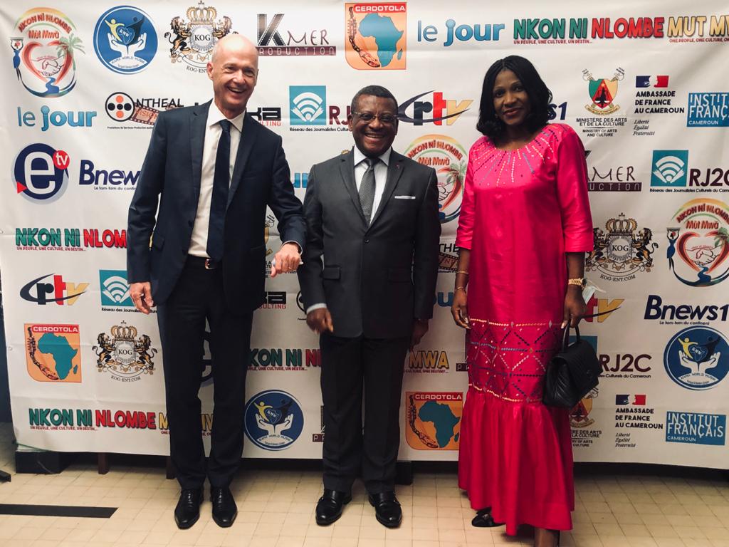 ChrisGuilhou's tweet image. Honoré de recevoir le Premier ministre du #Cameroun, M. Joseph Dion Ngute à l&apos;Institut Français  pour la projection d&apos;un beau documentaire sur les peuples #Bankon et #Barombi 🇨🇲 Un message de diversité et de paix.