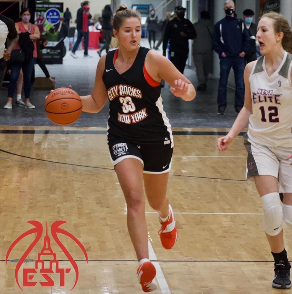 NYSTakeover's tweet image. Who’s in #ESTSummerKickoff:

No stranger to the bigger stages, she’s been well-known &amp;amp; respected in the regional 🏀 community for a while. Versatile 6 footer w big upside. Glad to have @PatnodeLauren (@TogaGirlsHoops/@CityRockGirls 2023) set for June 4!

empirestatetakeover.blogspot.com/2021/05/4th-an…