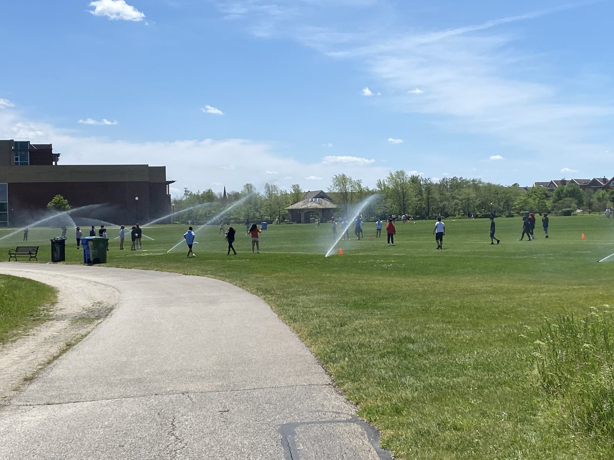 ProfeFrederick's tweet image. Today was one of those days... just gotta roll with punches. Or when the sprinklers come on during PE class you just enjoy the light mist and sun! 😂💦☀️#WeAreD34