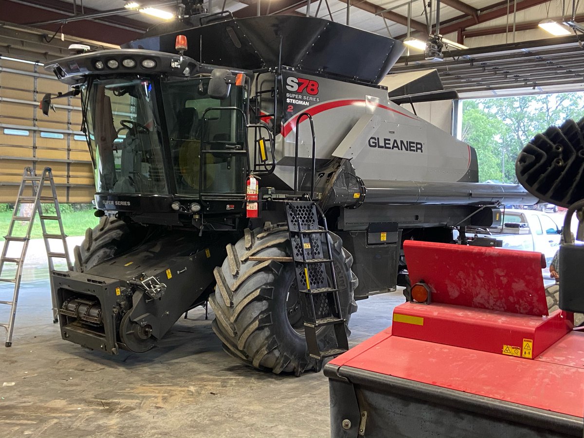 recordharvest's tweet image. Wheat harvest is creeping up on us! Record Harvest was able to get this customer ready to go with best in class yield monitoring on the InCommand 1200 and the latest steering product, SteerCommand Z2, from Ag Leader!
#recordharvest #incommand #steercommand #agleader #agriculture