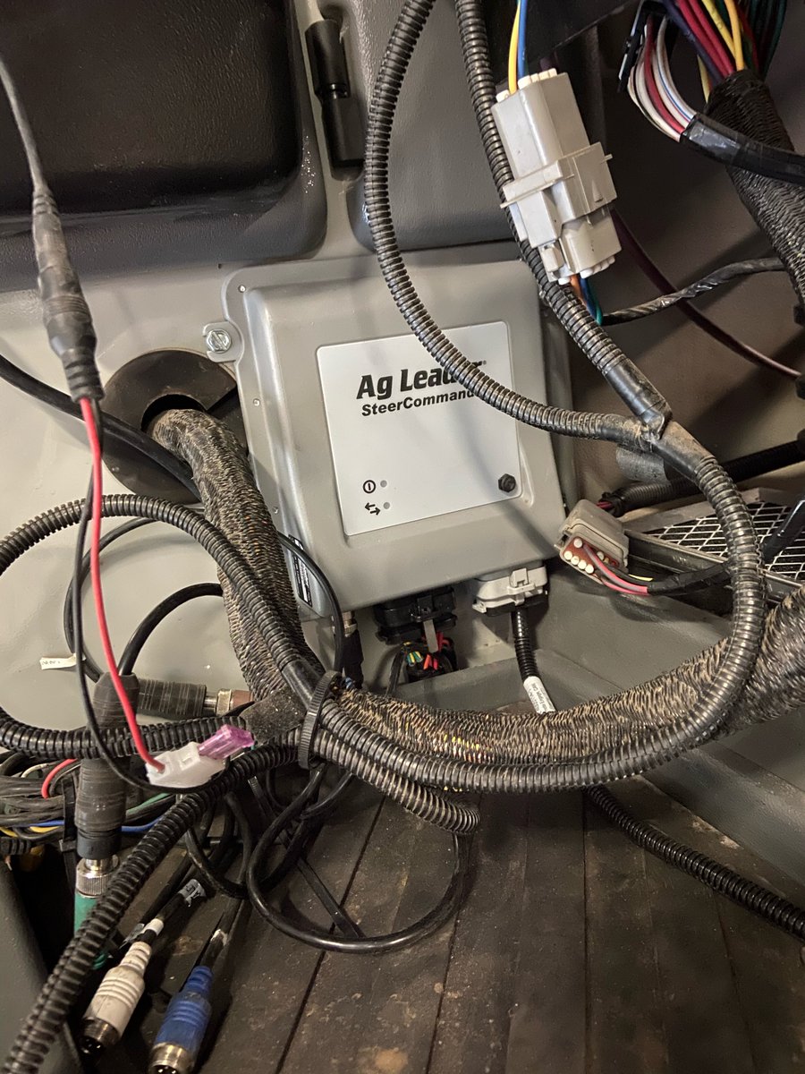 recordharvest's tweet image. Wheat harvest is creeping up on us! Record Harvest was able to get this customer ready to go with best in class yield monitoring on the InCommand 1200 and the latest steering product, SteerCommand Z2, from Ag Leader!
#recordharvest #incommand #steercommand #agleader #agriculture