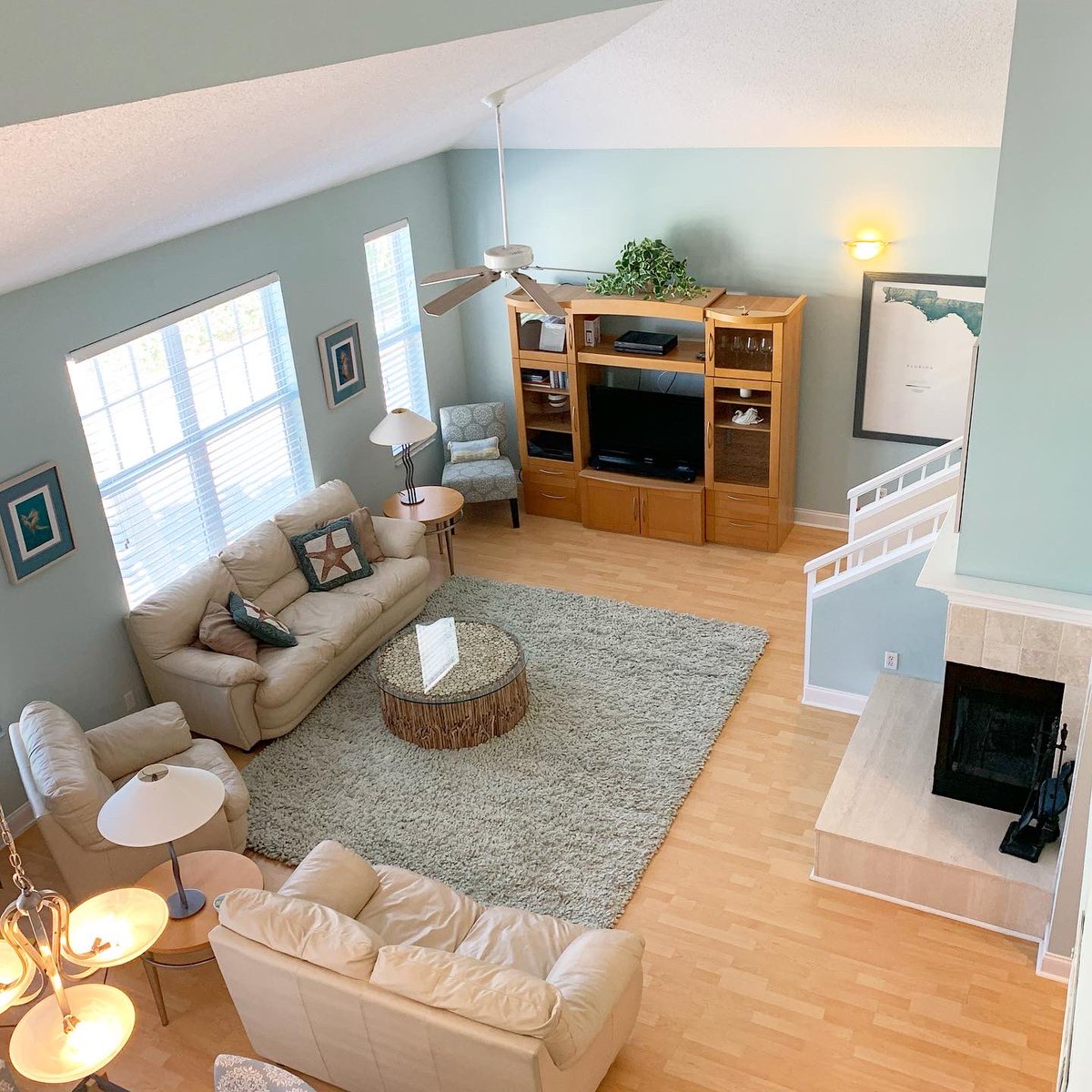 Realestate_bea's tweet photo. JUST LISTED ACROSS FROM JUPITER BEACH! Enjoy easterly ocean breezes from private balcony of this light &amp; airy 2/2 condo in Sea Colony. 
$525,000
Water Pointe Realty Group
Kristen Danzig 561.398.5931 
Bea Desroches 561.676.6047 https://t.co/1rlGgjJPO6
