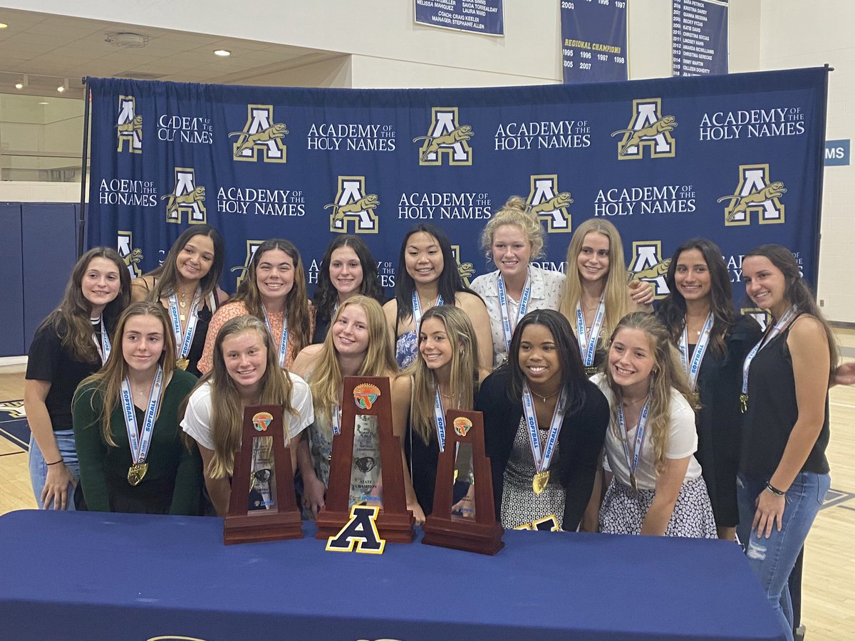 AhnSoftball's tweet photo. Awards banquet tonight. Your 2021 Class 3A State Champions!! #Jags💙🐆💛 #BusinessIsFinished https://t.co/adJ0mwNerc