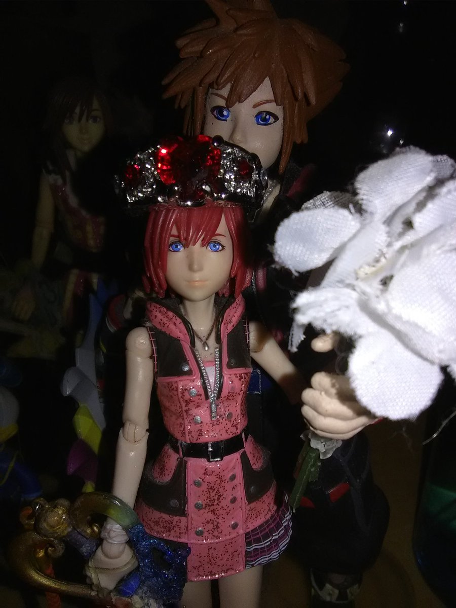 ninjagirlsakura's tweet photo. Ok this ring makes way to cute of a crown on her #kairi #kingdomhearts #princessofheart https://t.co/Y22m5nEGnO