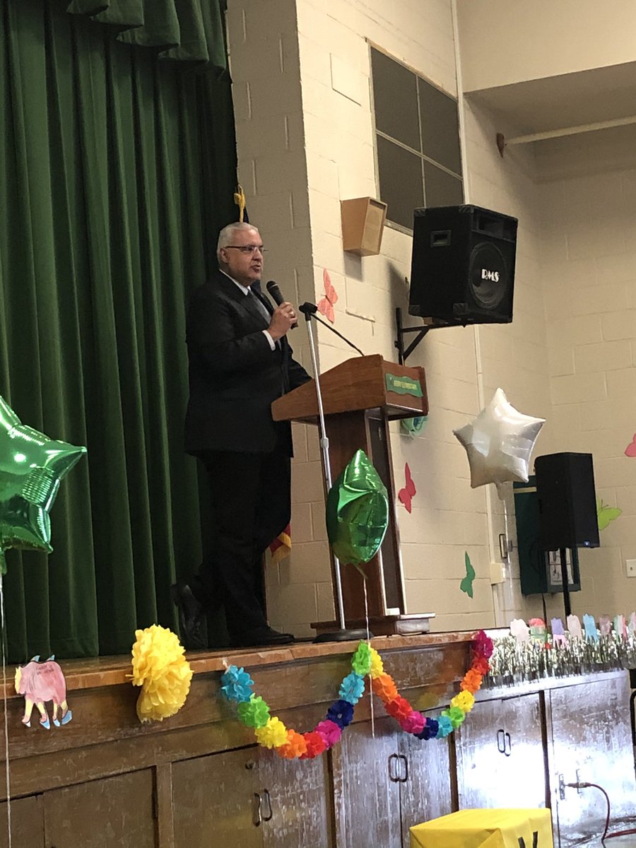 theDrKT's tweet photo. What an amazing celebration of Berry ES this evening. Thank you to the speakers-former students, teachers who have made Berry a great place to learn and call home @CBBerryES @ArlingtonISD https://t.co/ItewJM98G8