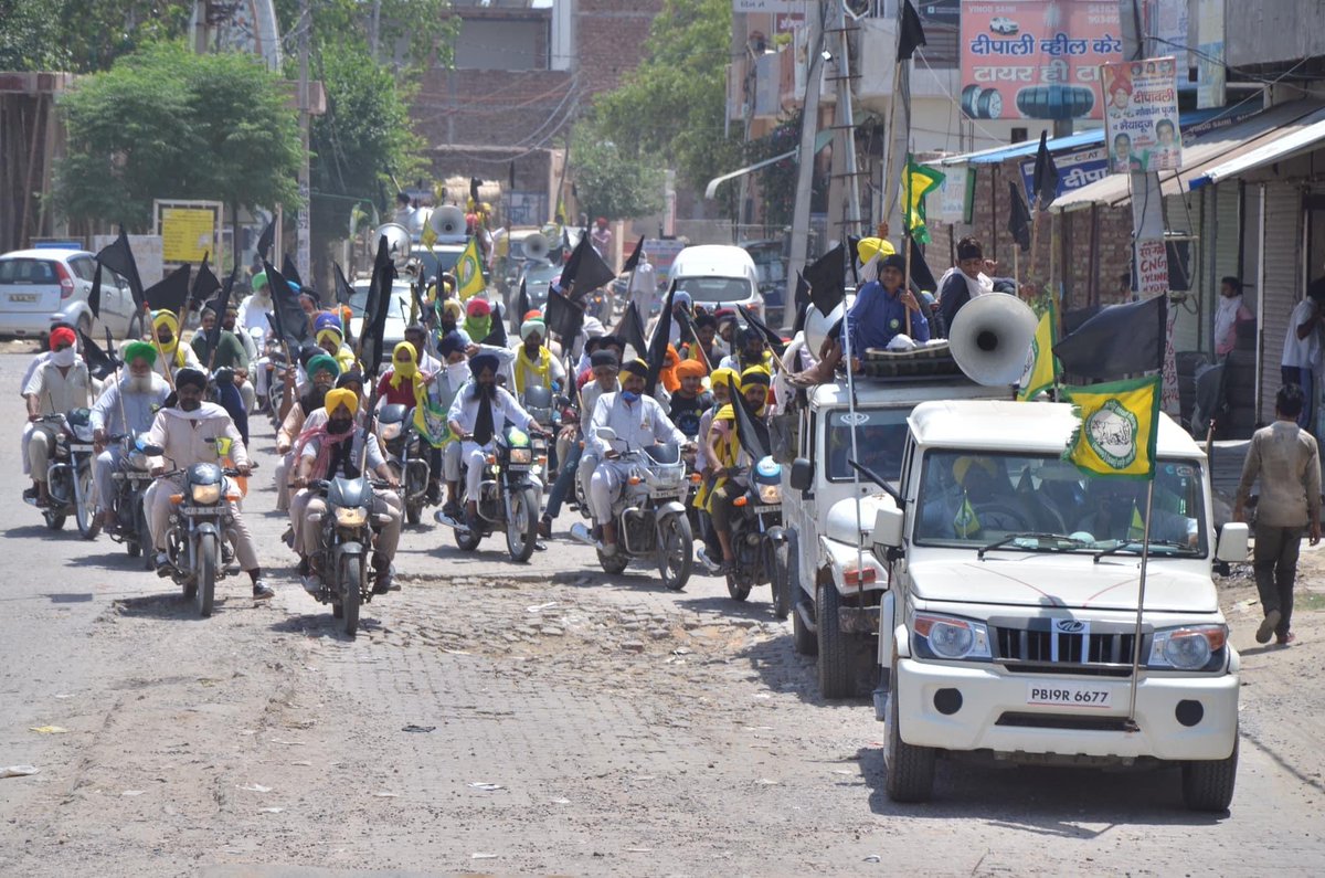 itsBrarBaby's tweet photo. Here are some pictures of Motorcycle March in districts of Haryana from Tikri Border on Black Farmers day.

#एकजुट_किसान_मोदी_परेशान https://t.co/xymB9m9ulR