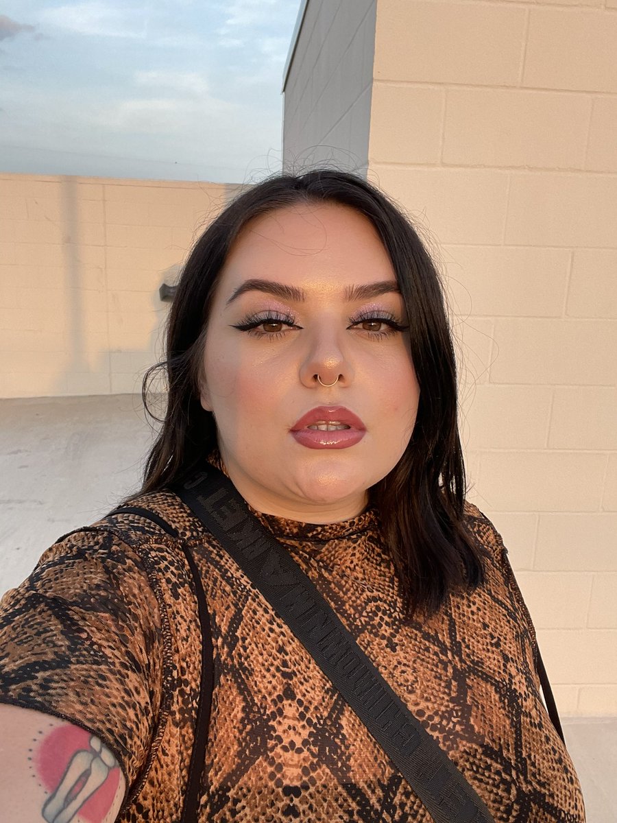 oneheavytitty's tweet photo. Just an announcement that I’m very hot https://t.co/ml0oddcx1G