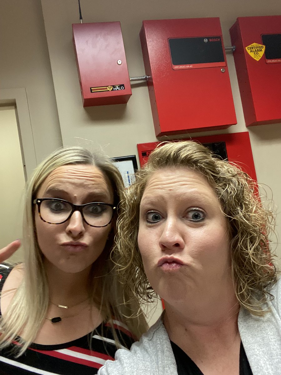 CoachWoodsHoops's tweet photo. This is what happens when you leave your phone in the office for hours!!! 😂😂 https://t.co/A8jWRGkcwt