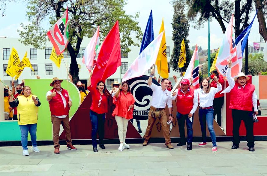 AliciaRobles_Ac's tweet photo. Gracias @caroviggiano, @TaniaLariosMX,  @AdrianRubalcava, @EAE_MX, @JoseLuis_Dip, por acompañarme en éste hermoso recorrido  por las calles de Milpa Alta,  #PorBuenRumbo, éste  6 de junio ¡Vamos a ganar! https://t.co/ODJCM9idSx