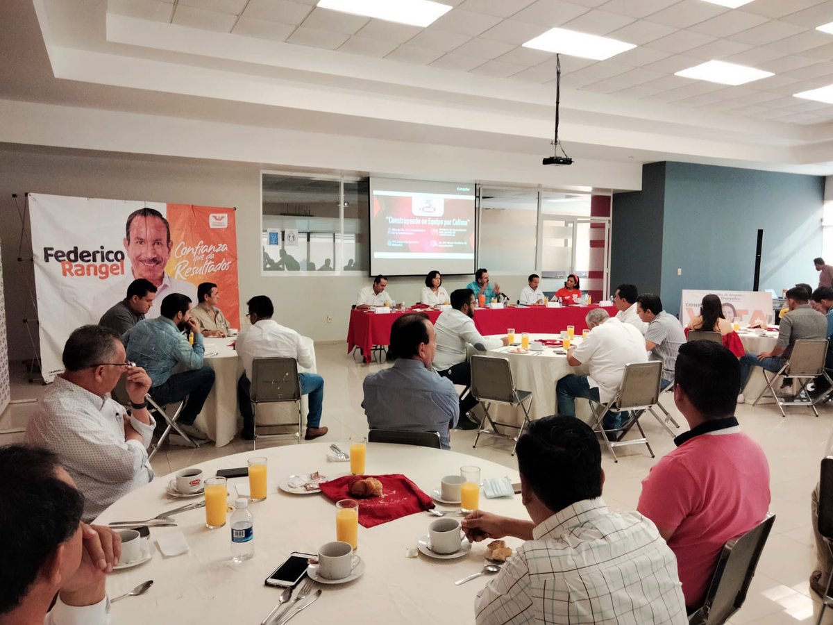 Nos sentimos en casa en la Cámara Mexicana de la Industria de la Construcción (CMIC) Delegación Colima, ya hemos hecho equipo con sus agremiados en nuestra administración municipal 2012-2015.

#VotaFedericoRangel
#FedericoPresidente
#ConfianzaQueDaResultados