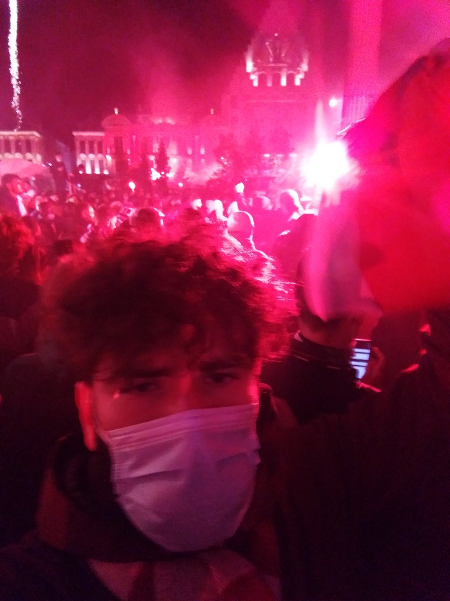 AVLCK's tweet photo. Si tout ça n'est qu'un rêve, laissez-moi rêver. https://t.co/i5gSnQTJPv