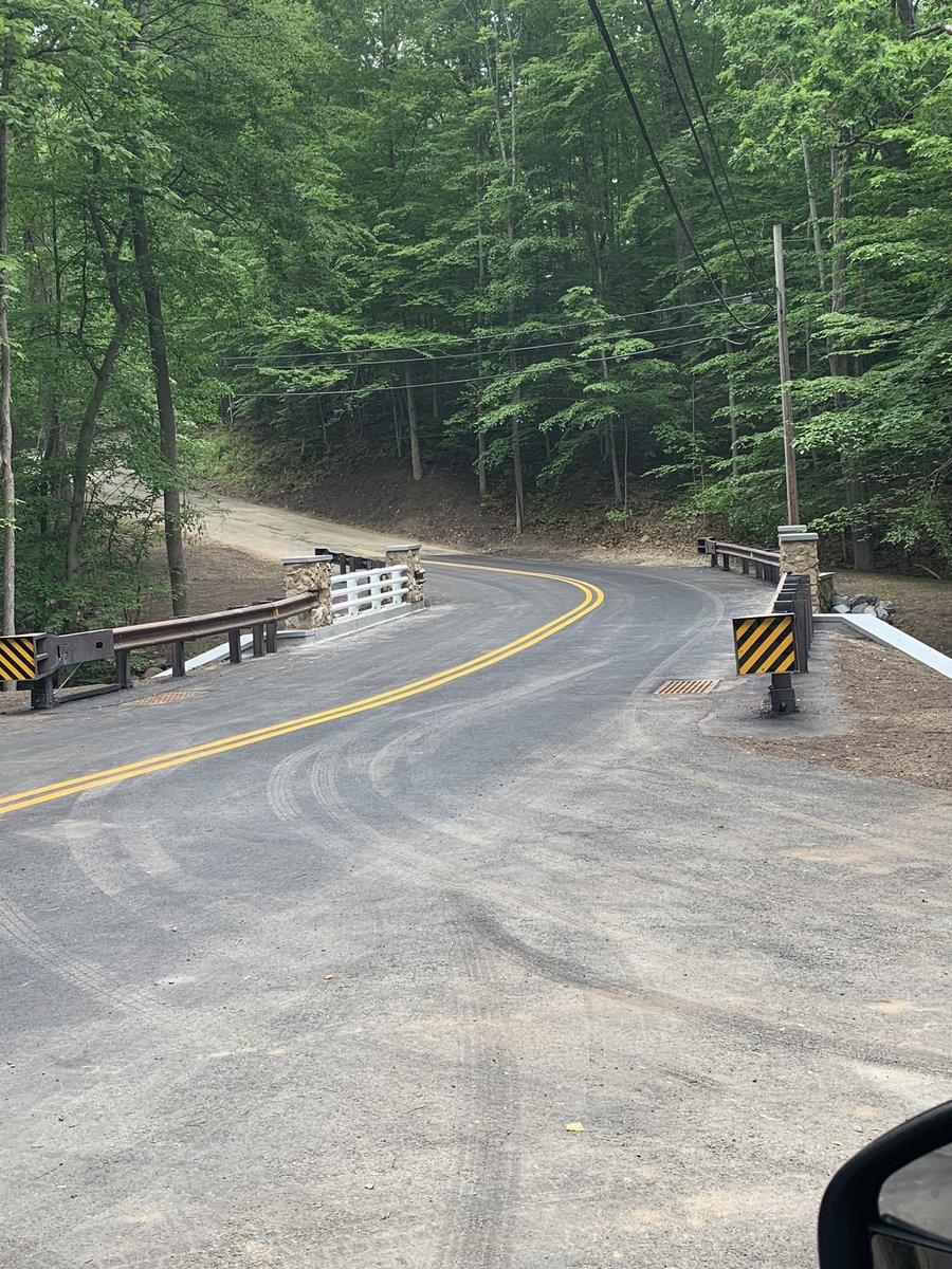 MendhamPolice's tweet photo. Mountainside Road West Bridge project is finally competed and the road is open. 👍 https://t.co/UqJ3nxd4hS