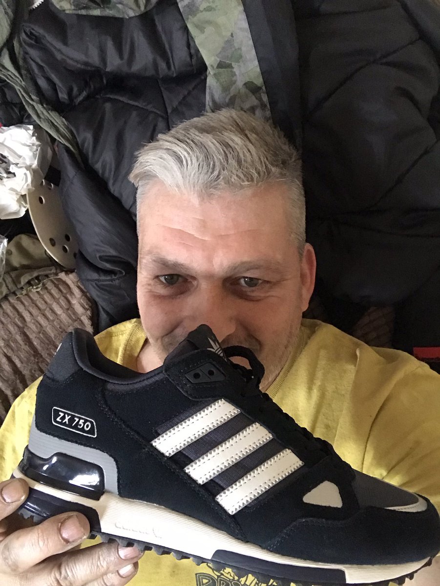 LepesVlad's tweet photo. I love my new few pairs of 3 stripes/// #adidasZX #AdidasBeckenbaur &amp;  #AdidasSambaOG that when it’s raining I’ll wear some old Samba super or something. #KeepAdidasTidy @aksuperk  #Mad4itRkid https://t.co/Dgd97uFqRp