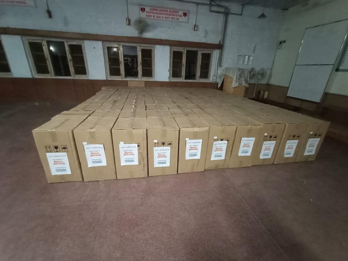 clothes_box's tweet photo. 100 Oxygen concentrators handed over to Indian Army ECHS polyclinic for complete relief operations across Northern India. Sponsored by @royalenfield implementation and coordination partners @clothesboxfoundation
#indianarmy #royalenfield  #covidrelief https://t.co/F4WMSEz381