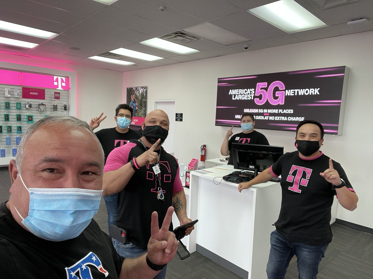 <a href="/CSource_Tweets/">Connectivity Source</a> squad loving our customer by offering…I’ll give you a HINT!  Proud of them!  🙌🙌🙌<a href="/AnthonyPMontoya/">Anthony Montoya</a> <a href="/klaybingham/">Klay Bingham</a>