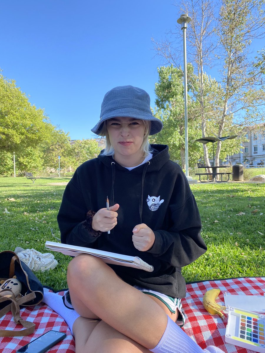 baroquejester's tweet photo. me vs park art https://t.co/ytJOW5RcB4