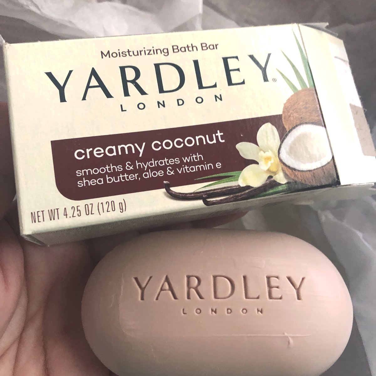 tsazspoll's tweet photo. What a fun #voxbox this was from #influenster and so many neat items to try in it! #SundownNutrition #sundownxinfluenster #complimentary @sundownvitamins @Influenster https://t.co/3fyvLqBpd0
