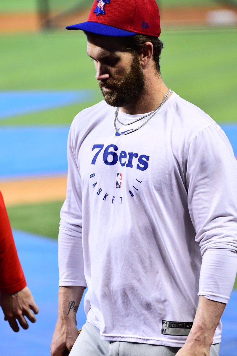 Phillies's tweet image. 😤😤😤

#PhilaUnite | #RingTheBell