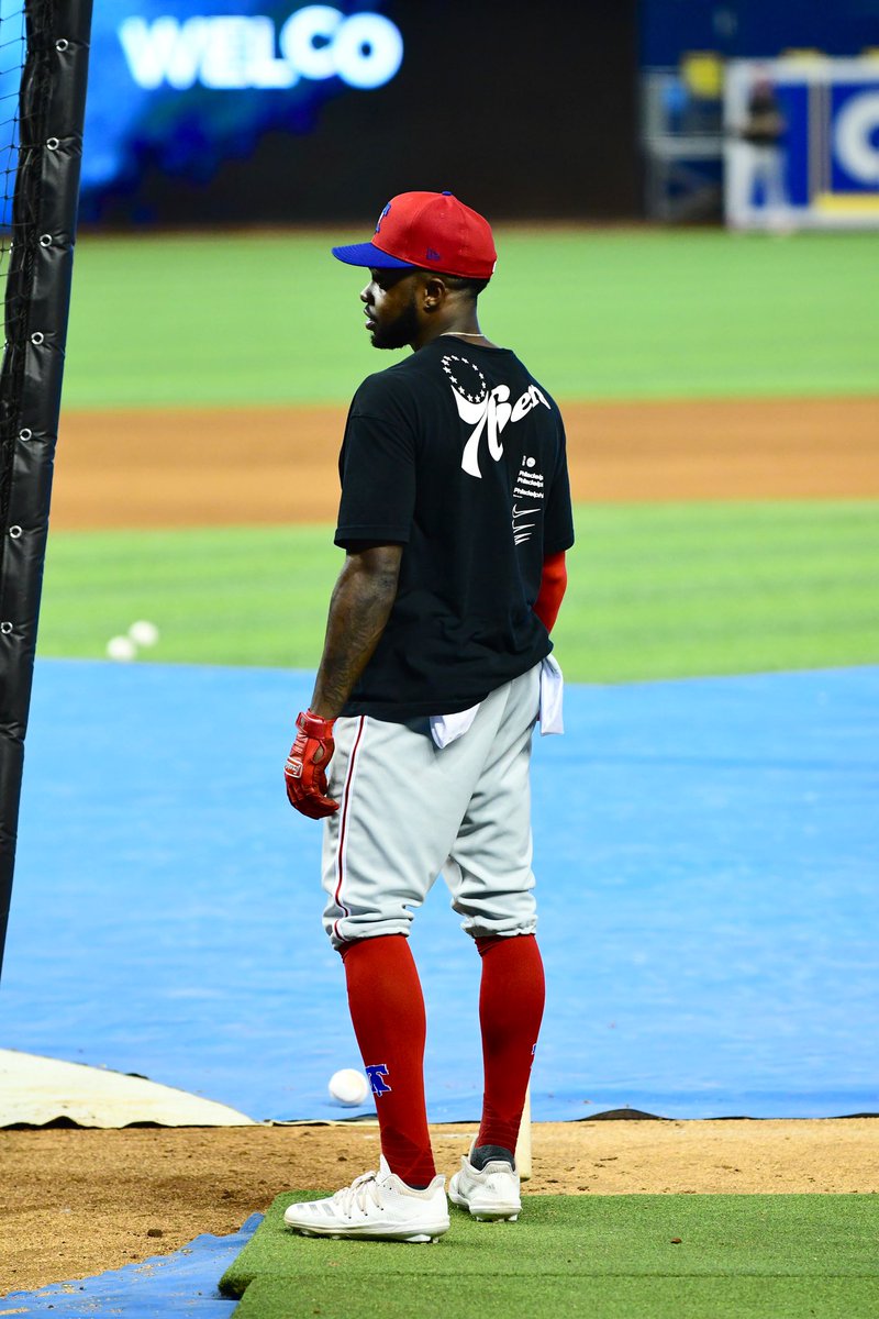 Phillies's tweet image. 😤😤😤

#PhilaUnite | #RingTheBell