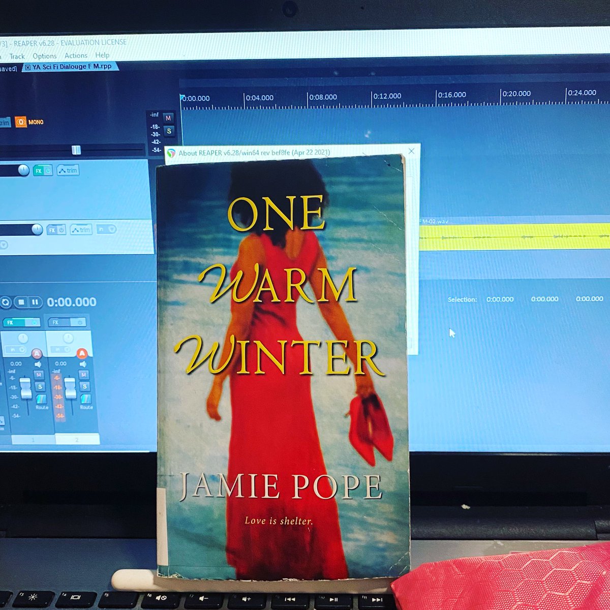 ActorJoanne's tweet photo. Thanks to playing #FannyHowe in H.S. I did an #Irishaccent 😮. Stepping out of my comfort zone to add the romance genre to my #voicesamples, I’m dusting off my #accentsanddilects notes and going for it! 💃🏾🤞🏾
@authorjamiepope https://t.co/BzznFAe7eE