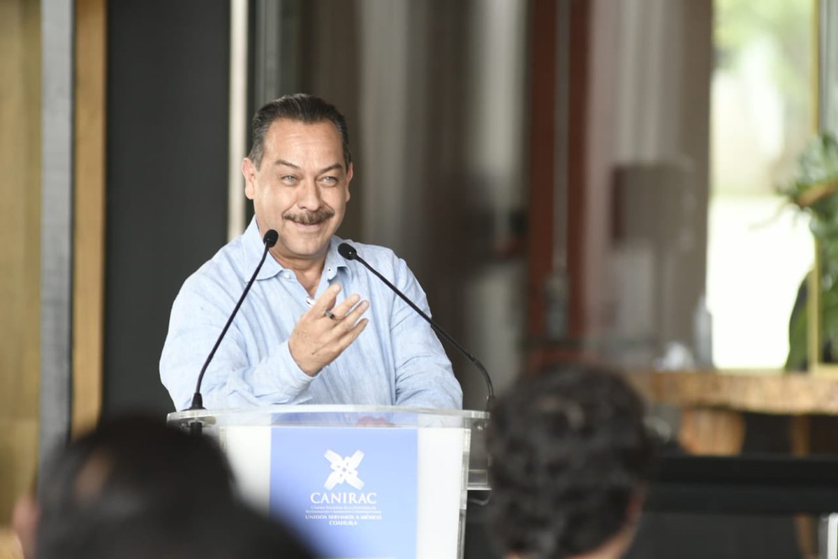 SegobCoahuila's tweet photo. En representación del Gobernador @mrikelme, el Srio. @F_DeLasFuentes estuvo en la Reunión de la Comision Nacional @canirac, signando un convenio para promoción gastronómica, declarando el 18 de abril “Dia Estatal del Cabrito” y 23 de noviembre “Dia Estatal del Vino de Coahuila”. https://t.co/MgqqAsNtod