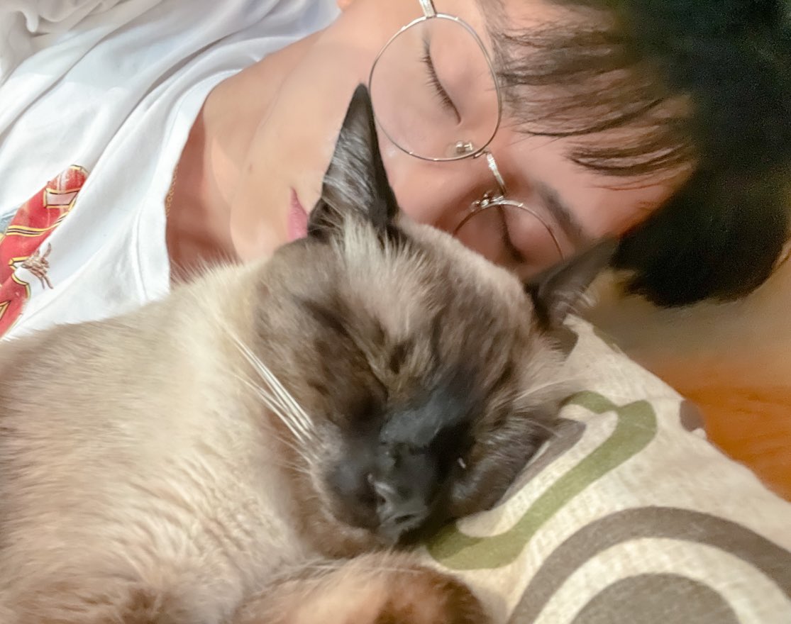 wandering_cj's tweet photo. look at my loves...my sons... https://t.co/iwTtt2Xl3T