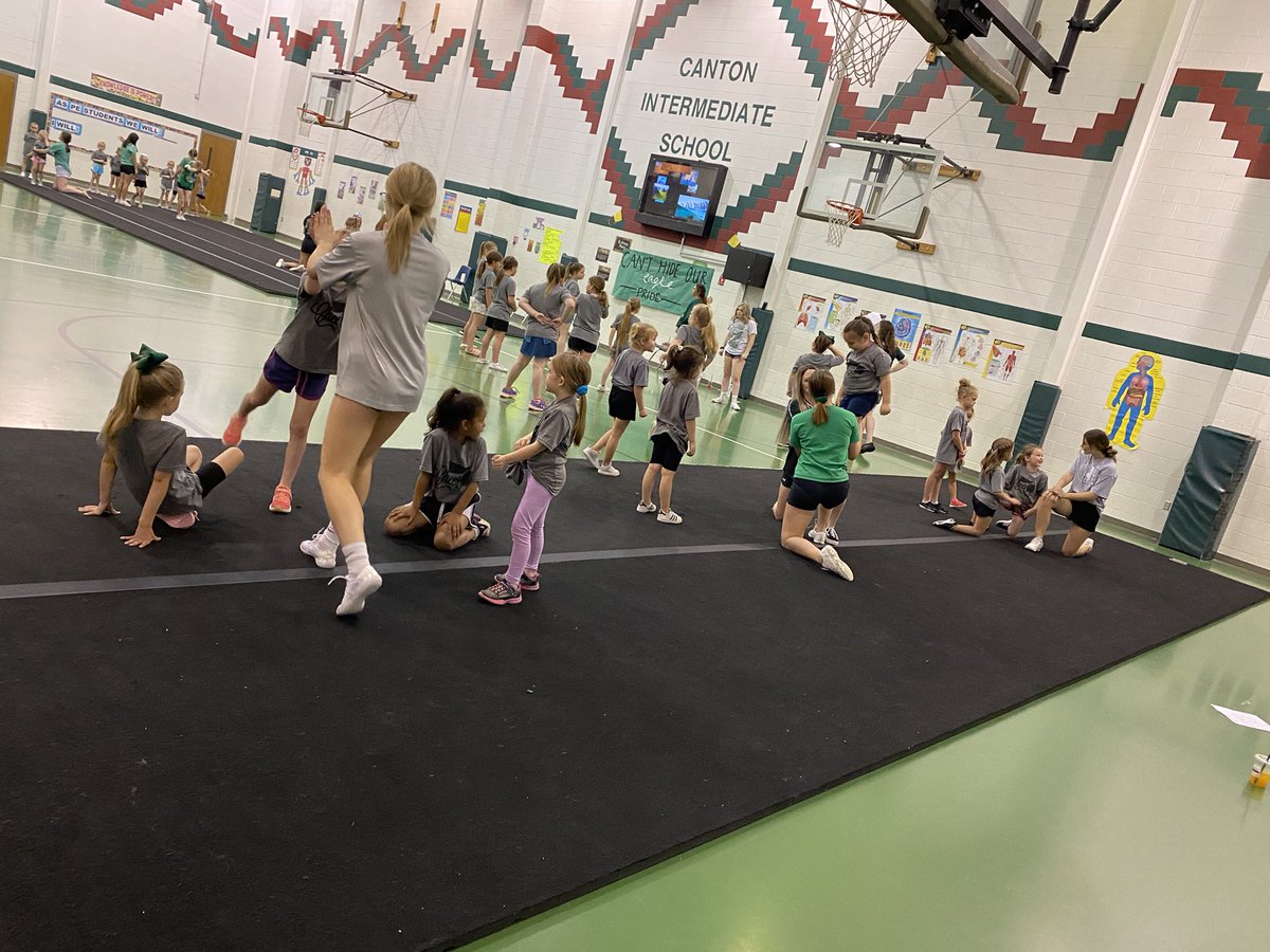 CantonCheer tweet picture