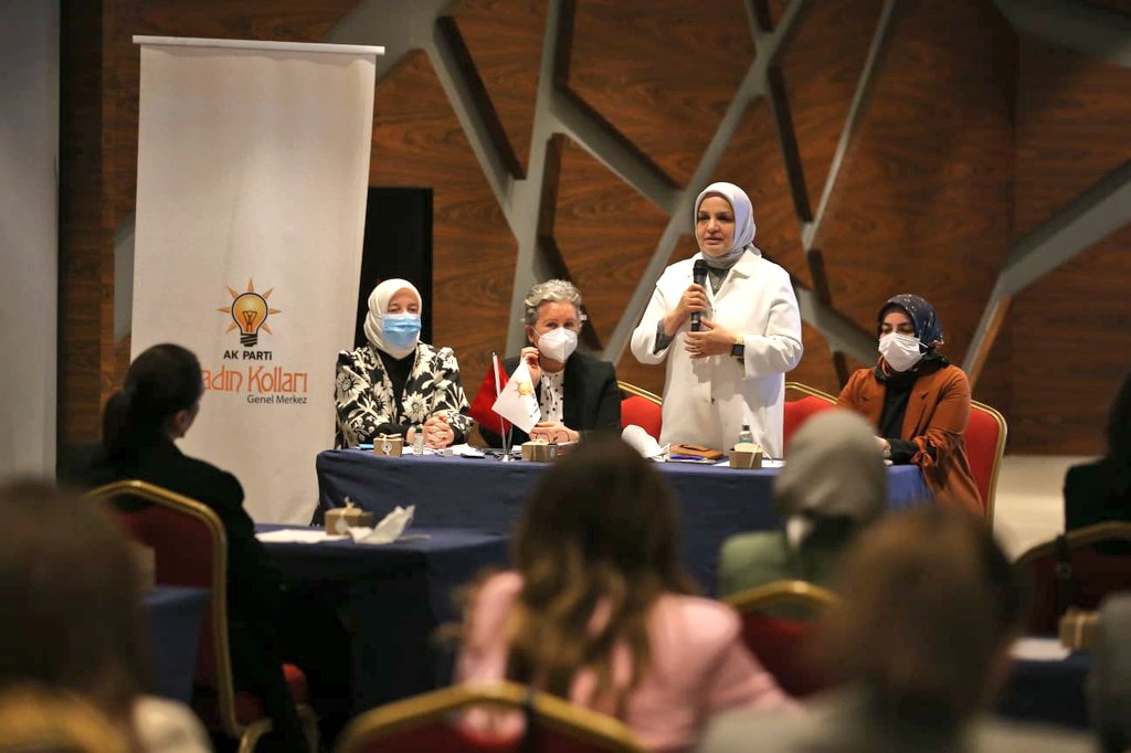 akkadinistanbul's tweet photo. Genel Merkez Kadın Kolları Başkanımız Sayın @aysekesir, MYK Üyelerimiz ve Başkanımız Av. Dr. Rabia İlhan'ın da katılımıyla 81 İl Kadın Kolları Başkanları İstişare ve Değerlendirme Toplantımız İstanbul'da gerçekleştirildi. https://t.co/v43bk0cWnC