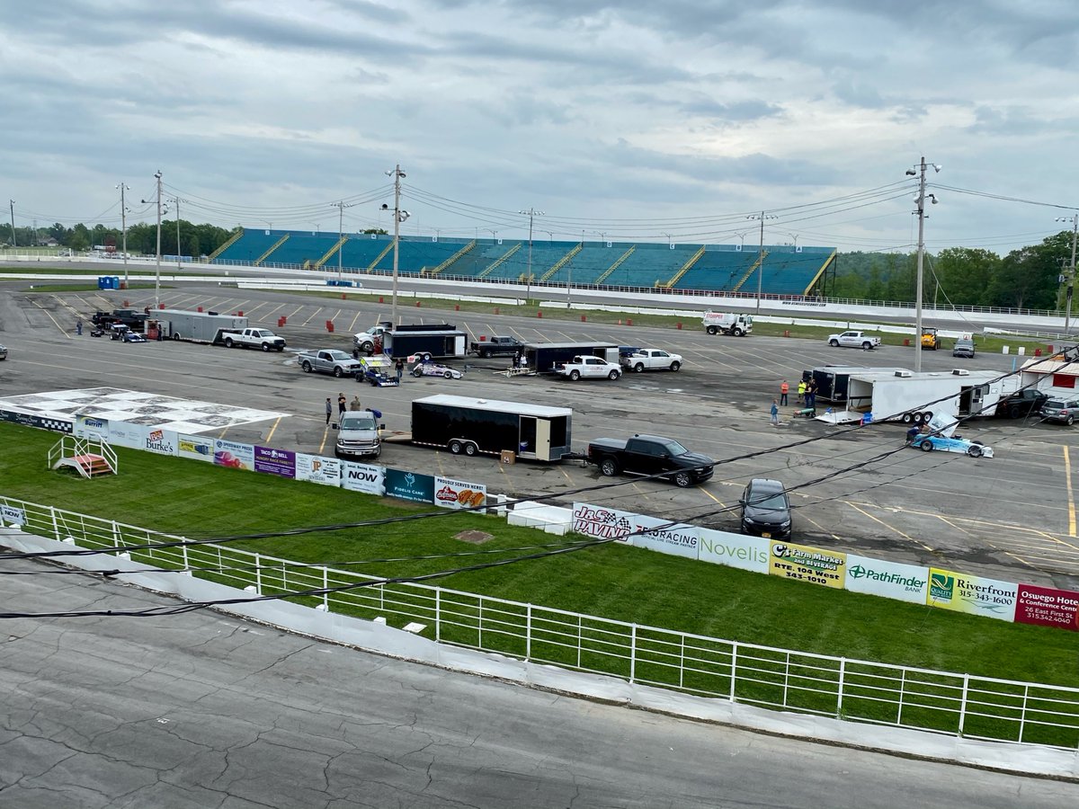 OswegoSpeedway's tweet photo. The weather cleared up nicely this afternoon and has allowed us to continue #BudClassicWeek testing! Todd Stowell, Aric Iosue, Mike Bruce, Dave Cliff, Kali Spaulding, and Noah Ratcliff are pitside until 8pm - stands OPEN and FREE! #SteelPalace https://t.co/Z7pOAoFttW