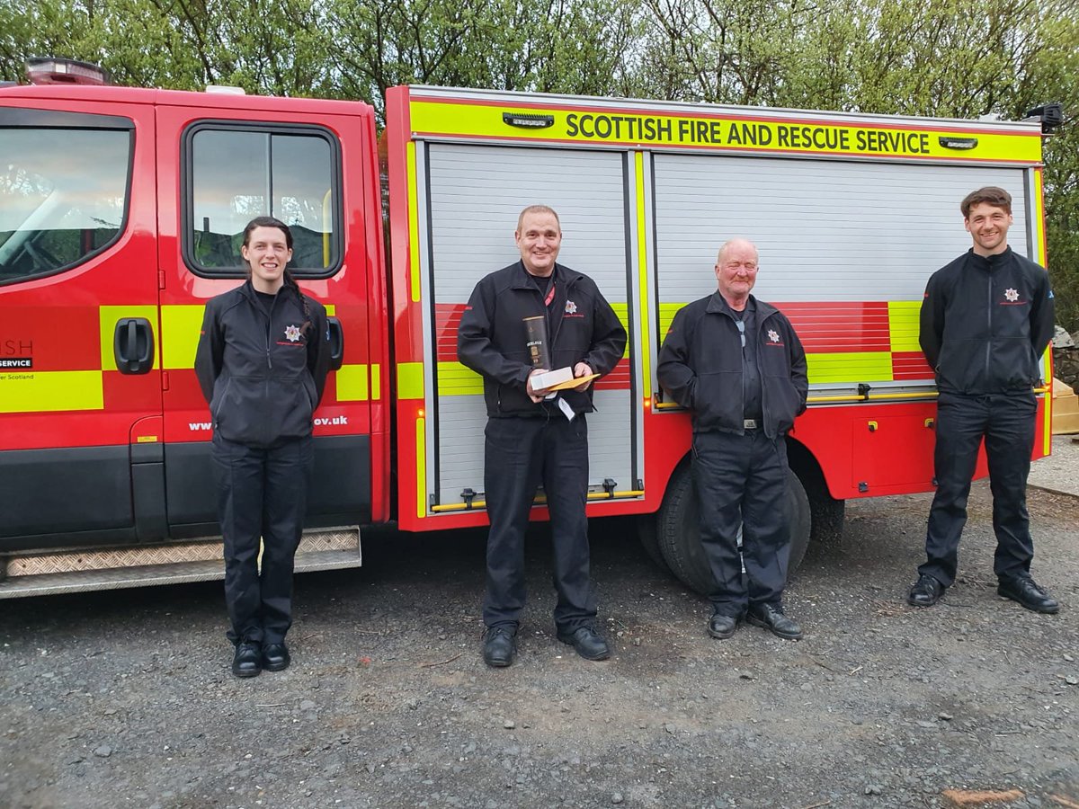 Tonight's drill night was the last one for Crew Commander Duncan Gillanders after 21 years service. Joined in August 99. One last pumps drill and a presentation of his tally before saying farewell. Thanks for the effort to your community and beyond. Have a happy retirement.