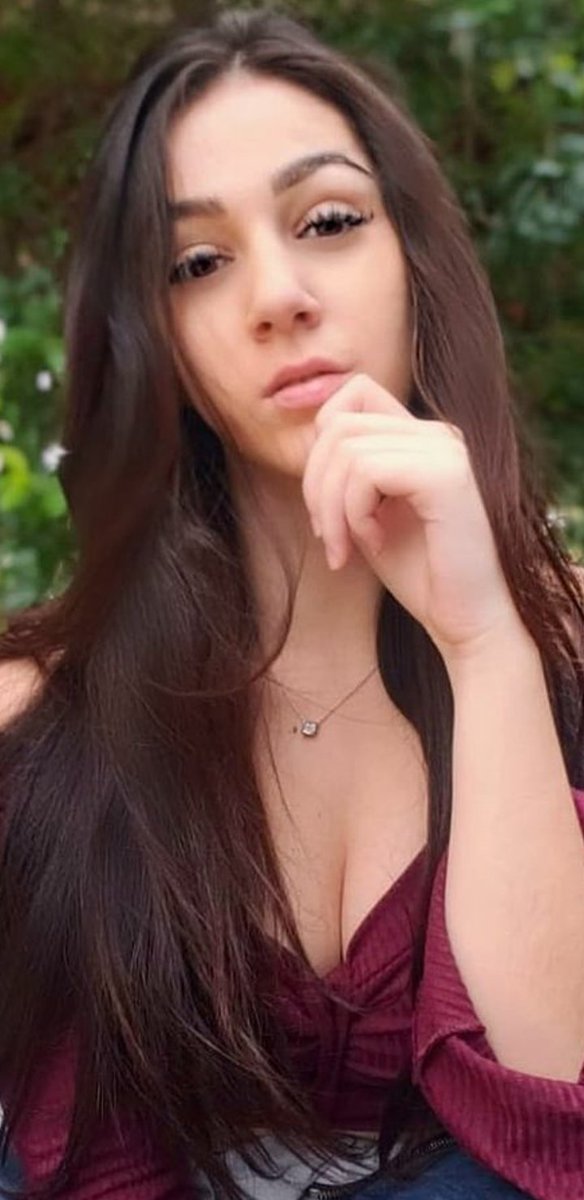tributesbr_'s tweet photo. 🇧🇷 Carolzinha sg é a rainha daqui!
🏴󠁧󠁢󠁥󠁮󠁧󠁿 Carolzinha sg is the queen here!
#queenofthewank #queen #carolzinhasg #carolzinhahot https://t.co/NHLfLKiYmg