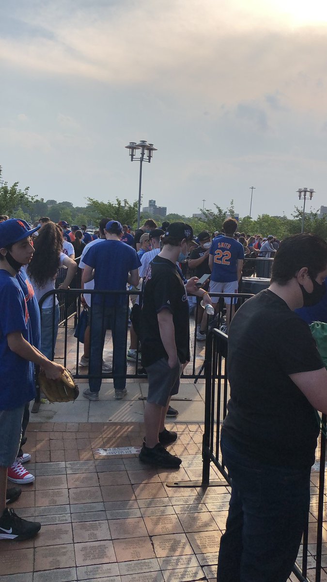 aileenjp's tweet photo. @Mets @CitiField @STR0 @SNYtv @wcbs880 Then let the fans in! We’re still waiting outside at 5:55! https://t.co/KtsyM8kDha
