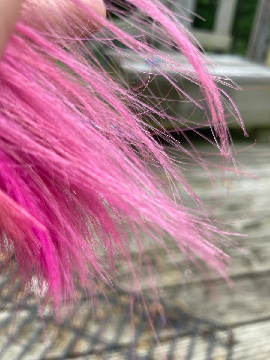 HaleSnape's tweet photo. Don’t you just love when your hair is three different shades of a color you hate? Me too! https://t.co/CBvOp0qf9U