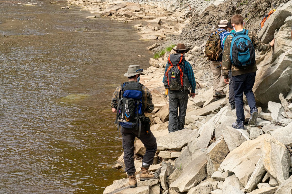 ZenSeekers's tweet image. With tools in hand, navigate Pipestone Creek to get to a dinosaur fossil bed.
➡️ zenseekers.com/story/be-dinos…

#ExploreNWAB through @curriemuseum for a hands-on experience at a real dino dig.

#GPTourism #GrandePlan  #explorealberta
 @TravelAlberta
📷 @Stasher_BC @ZenSeekers