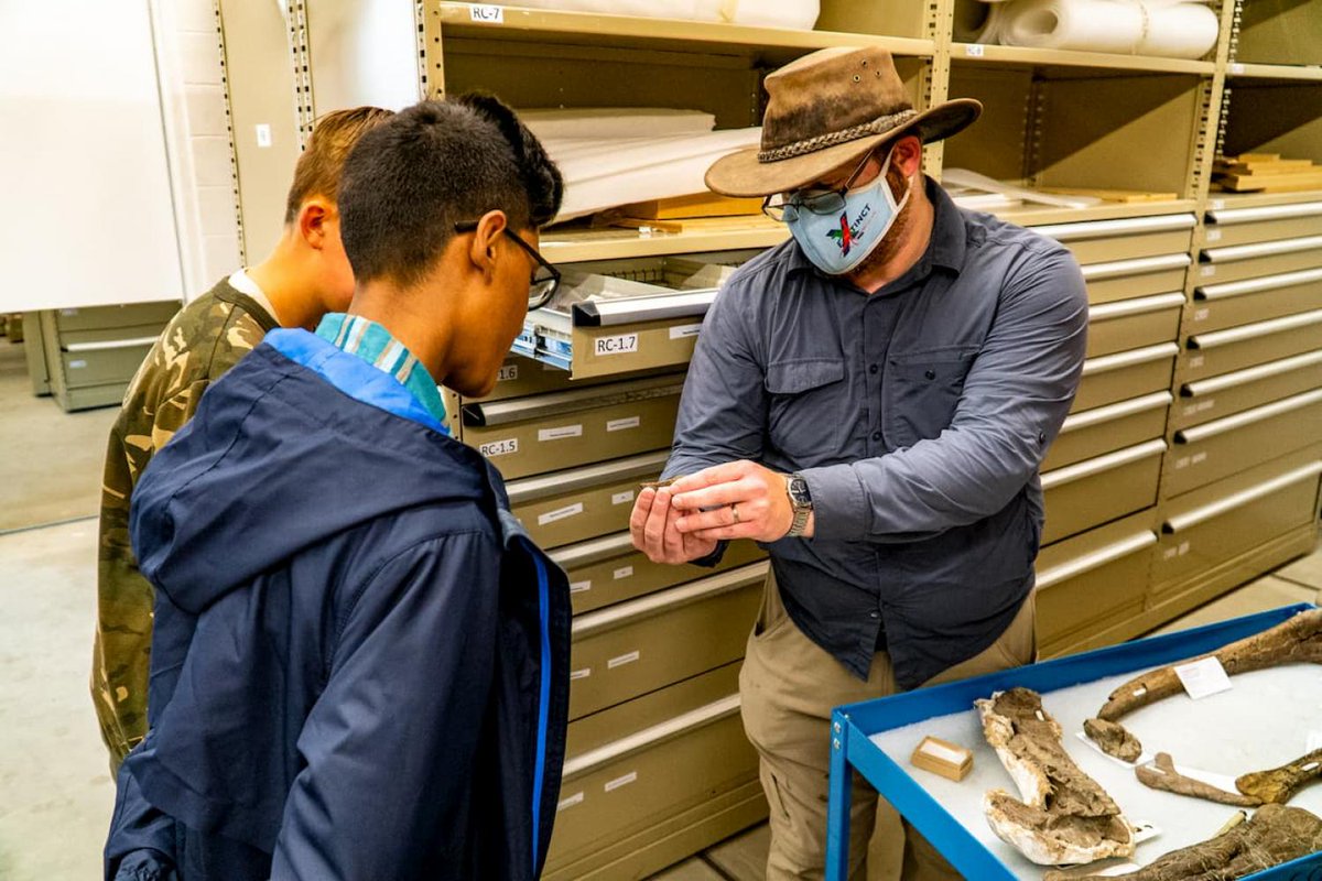 ZenSeekers's tweet image. With tools in hand, navigate Pipestone Creek to get to a dinosaur fossil bed.
➡️ zenseekers.com/story/be-dinos…

#ExploreNWAB through @curriemuseum for a hands-on experience at a real dino dig.

#GPTourism #GrandePlan  #explorealberta
 @TravelAlberta
📷 @Stasher_BC @ZenSeekers