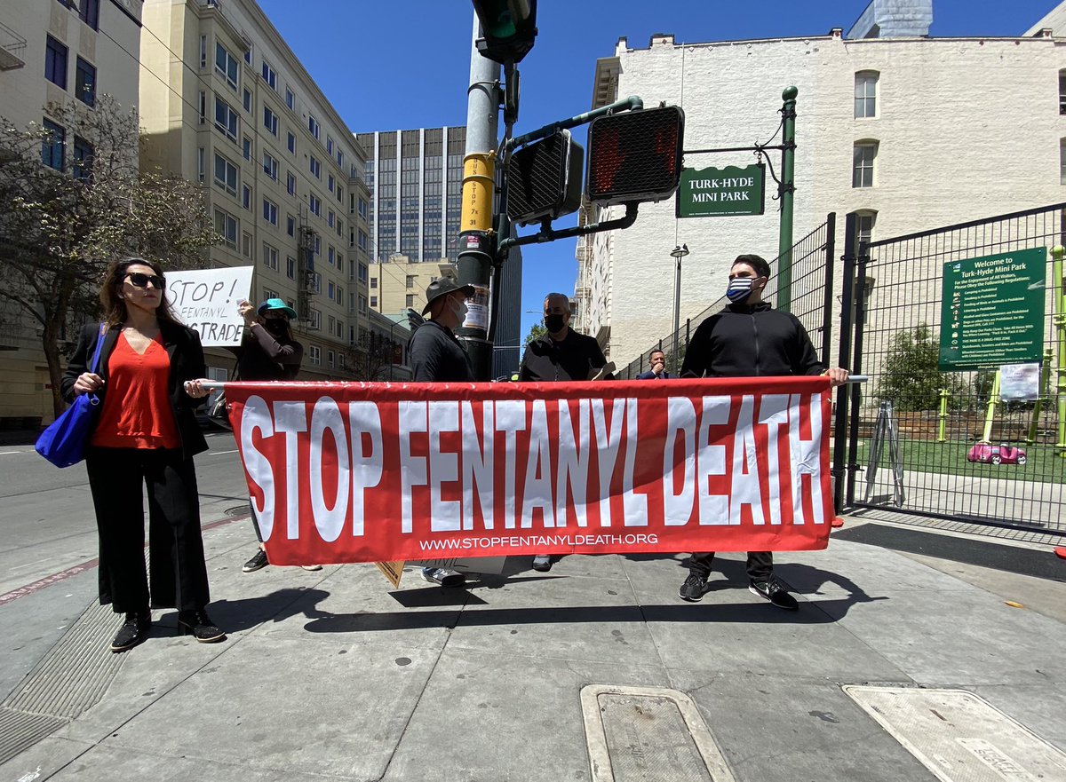 JennyGShao's tweet photo. @EricaJSandberg @richieSF2016 #stopfentanyldeaths https://t.co/C3UWzTKSa9