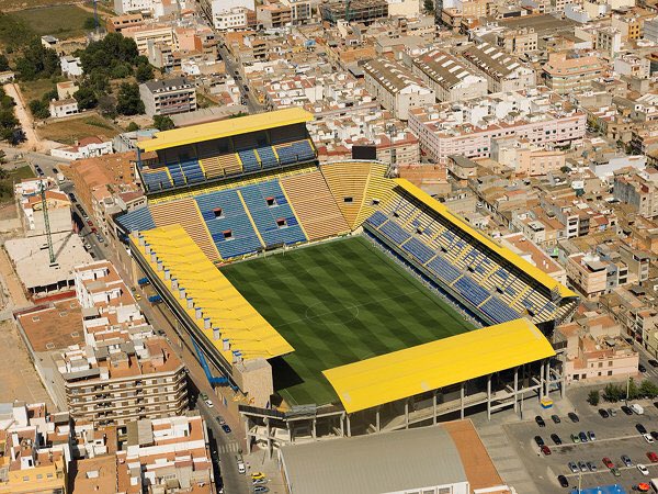 Hace 30 años, el Villarreal surcaba los mares de Segunda B jugando contra equipos como Valdepeñas, Tomelloso, Torrevieja, Yeclano, Benidorm...

Hoy, en un contexto muy diferente, se proclaman campeones de la UEFA tras eliminar al Manchester United.