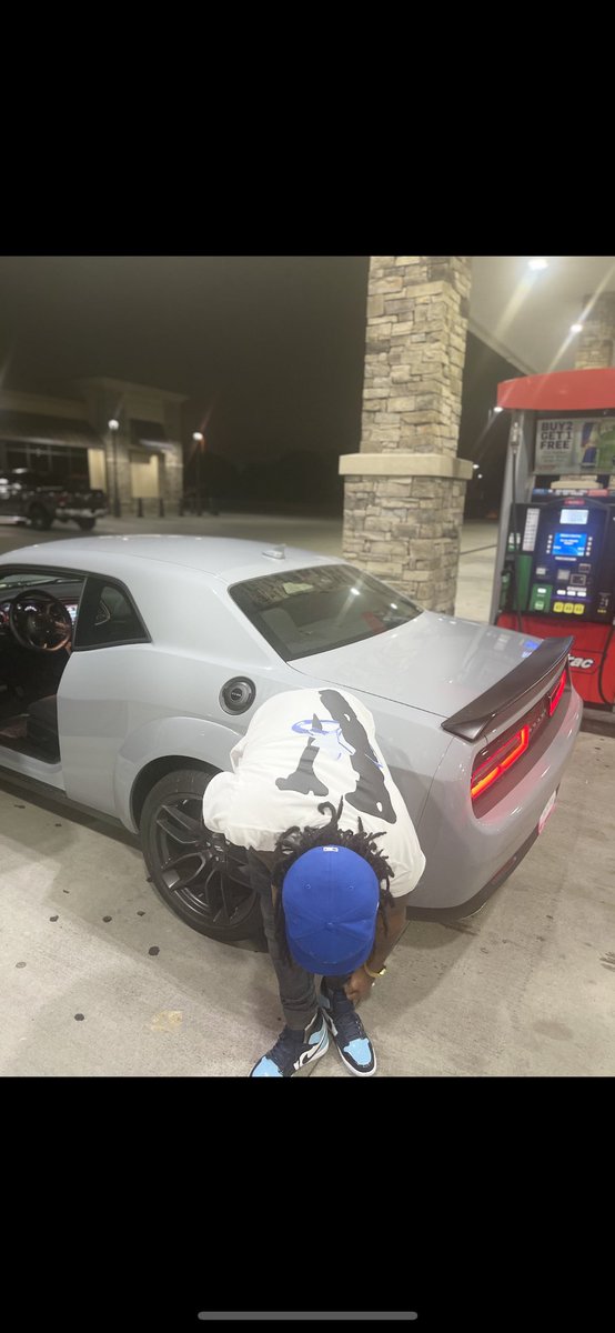 ErikWayne2's tweet photo. Bought a wide body scat pacc 2021 cash at 24 years old https://t.co/gXTz6AtCOa