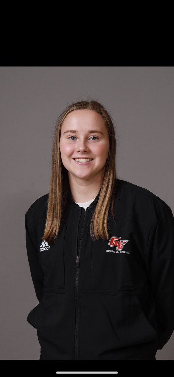 gv_wbb's tweet photo. Viking fans!! Help is in wishing junior-to-be Emily Roberts a very happy birthday!! Enjoy your time with family in sunny Florida @emers2120☀️🎈🎁⚾️ https://t.co/LeLIzHy2kI
