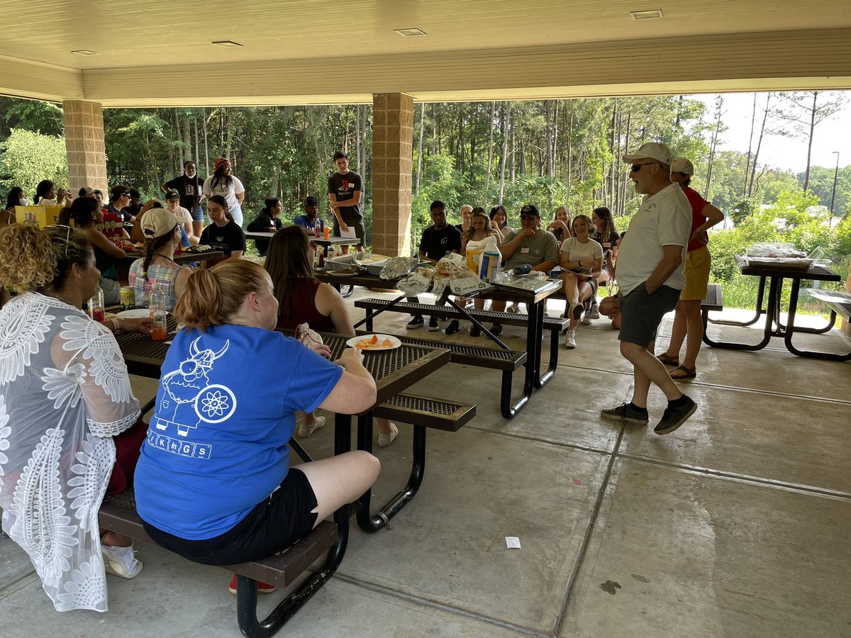 meck_ib's tweet photo. After a senior year like none other, it was so nice to celebrate the NMIB Class of 2021 at our traditional picnic 🧺. What an outstanding group of scholars and world-changers we have here! And it sure was refreshing to get to see so many of them in 3-D today. https://t.co/CBdXpCfVkR