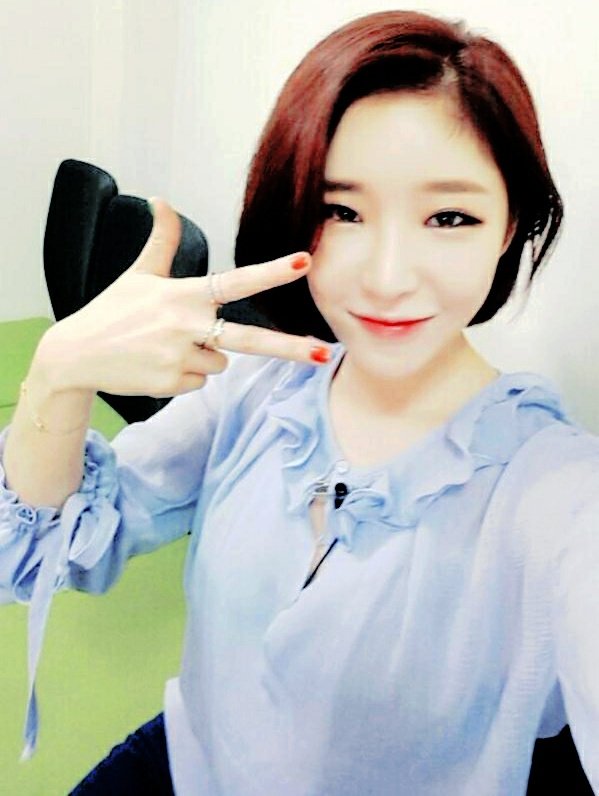 zoratwt's tweet photo. ˛ wᥱlcomᥱ to чozorᥲ's［𝘂𝗽.𝕕𝕒𝕥𝕖］❐ 𝙩𝙤𝙙𝙖𝙮'𝙨 𝙖𝙙𝙫𝙚𝙣𝙩𝙪𝙧𝙚 · · #VCTR_UNBELIEVABLE！

Otra vez fui a la pelu para teñirme porque era una ocasión especial, ¡Hoy es el #VCTR2ndCB! ꒰๑˃͈꒵˂͈๑꒱୭̥*ﾞLes deseo lo mejor, chiquillos. PD: Recen para que no quede pelona); https://t.co/OcfRIH27dn