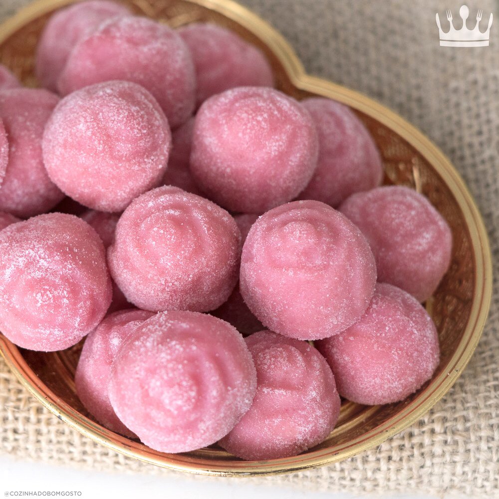 cozinhadobg's tweet photo. Rosas de Brigadeiro com só 5 INGREDIENTES: https://t.co/9JbWHSz5rT 💓 Que tal fazer e vender no #DiaDosNamorados?🙌 https://t.co/gZgqk0KaWv