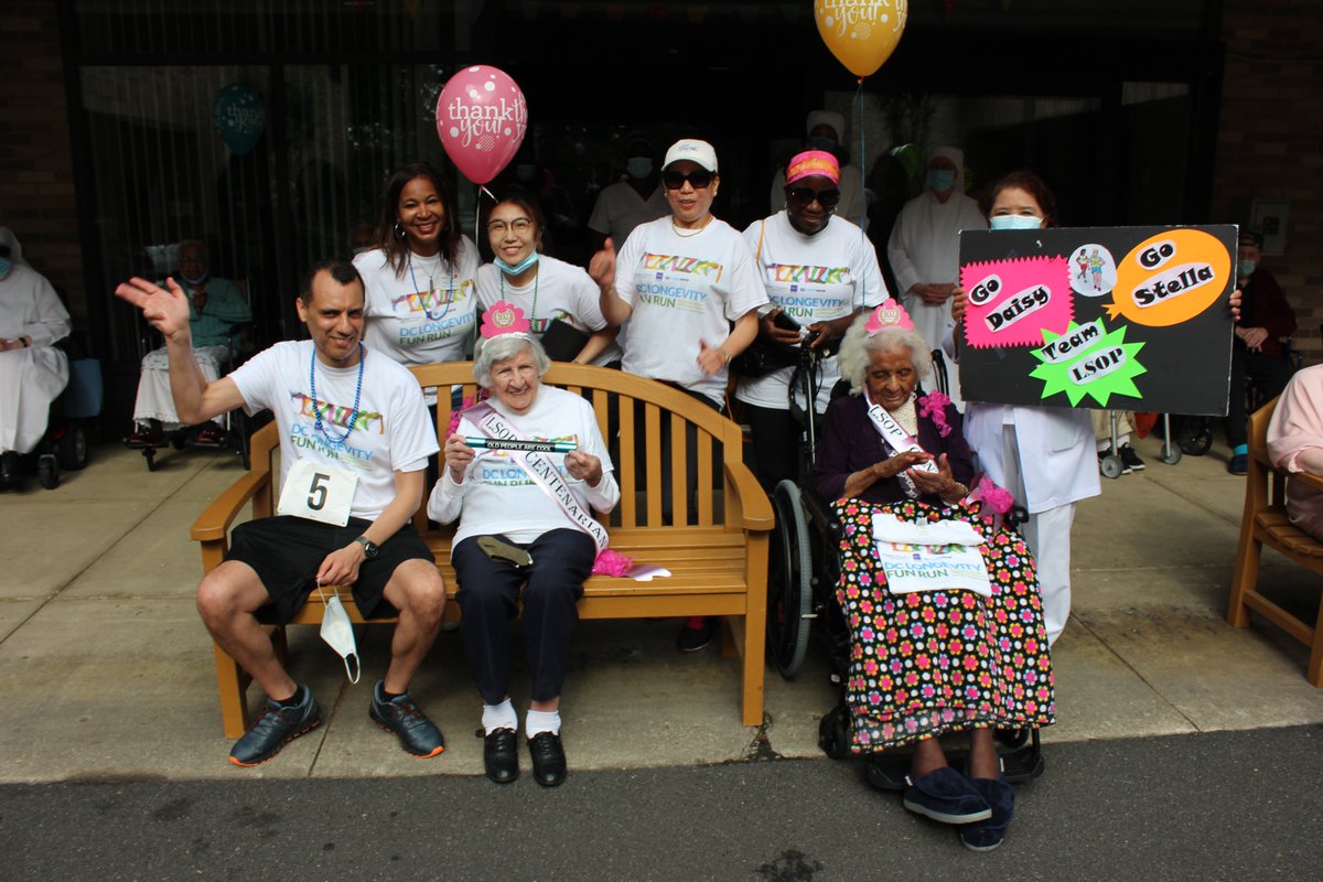 linkedsenior's tweet photo. Thank you to all of the residents, staff and volunteer runners for helping us celebrate #seniorliving today during the #DC #LongevityFunRun! We had an incredible time - can't wait for next year 😀 #OlderAmericansMonth #gerotwitter @Oldplparecool @TinaSandri @HillsDc @DCAgingNews https://t.co/adzIFYc5F6