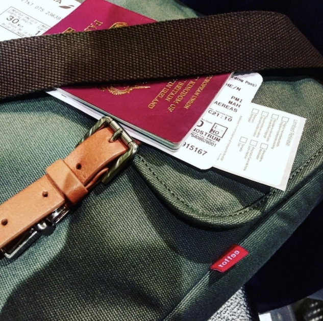 toffeecases's tweet photo. #ThrowbackThursday 

...to when we could venture out of our countries. This is our Fitzroy Satchel being taken out on an International Adventure ! 

#genuineleather #macbook  #laptopbags #waxedcanvas #canvas #onthego  #mensfashion #fashion #menstyle #style https://t.co/nrar0Xzn9C