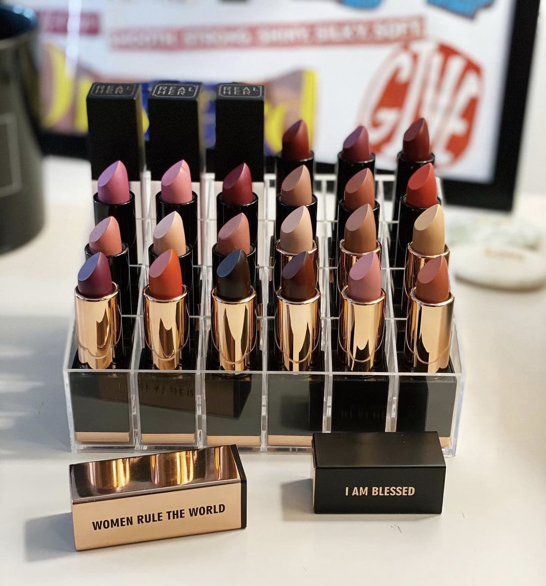 REALHER MakeUp tweet media