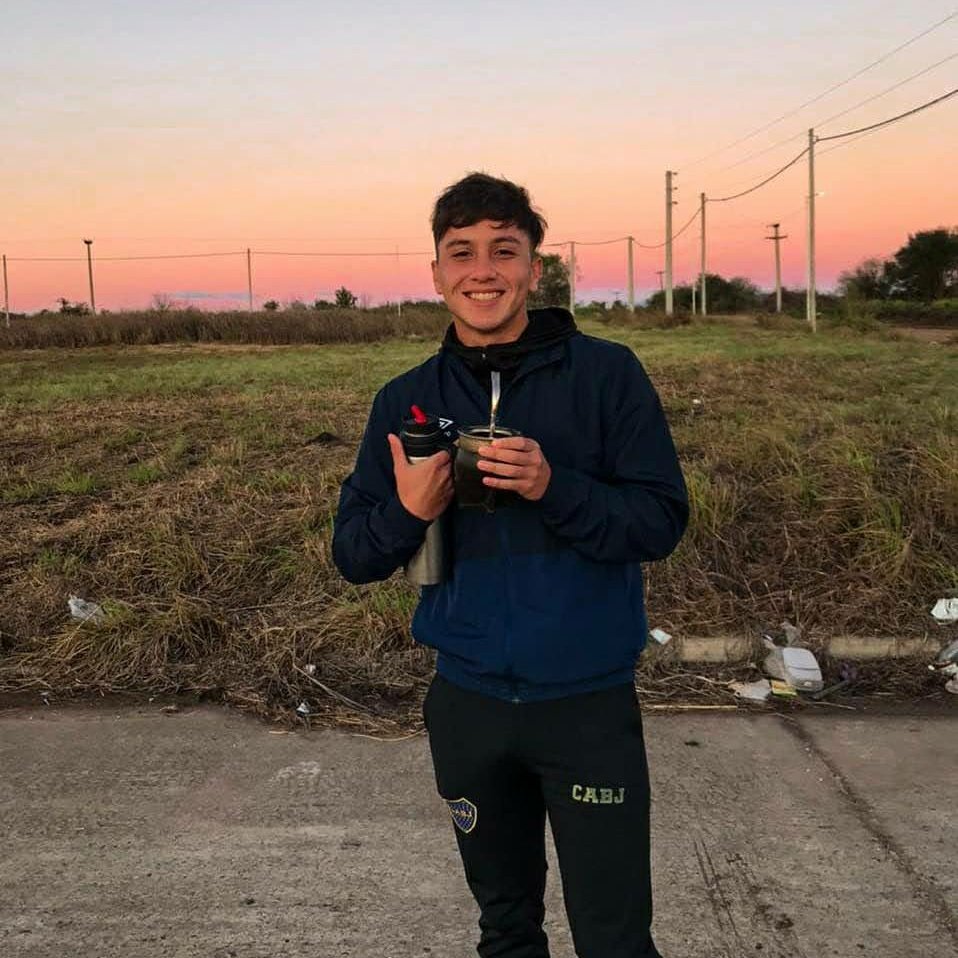 fedeevelazquez's tweet photo. #NuevaFotoDePerfil https://t.co/ABP2nD7loc