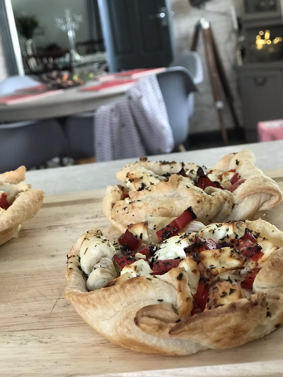 DavidAJones_'s tweet photo. Yesterdayโs baked treats - a feta and red pepper tart followed by an apple tarte tatin by the legend that is @raymond_blanc Just hope I did you proud Monsieur Blanc! It tasted better than it looked. Used dark brown soft sugar to give it a caramel taste too.#firsttimebaker https://t.co/vj7xLbW9Go