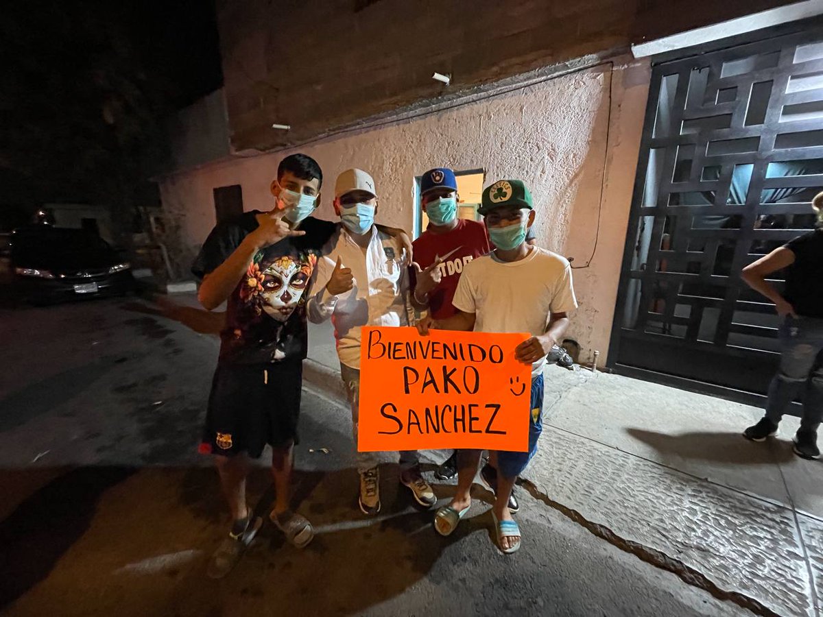 PakoSanchez_Mty's tweet photo. Hoy en día, veo que nadie se preocupa por los jóvenes. Ellos son el futuro y tenemos que darles las herramientas y oportunidades para que desarrollen su potencial, vamos a crear un programa de becas, uno que realmente llegue a los jóvenes que lo necesitan. https://t.co/BdBmBobuGZ