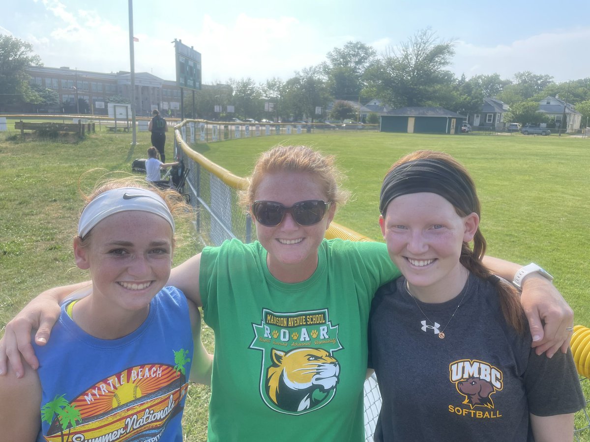 Happy World Redhead Day to some of our favorite redheads at Audubon Softball. 🔥👑👩‍🦰 <a href="/maeve_lougheed/">Maeve Lougheed</a> <a href="/emilybobo21/">emilybobo</a>