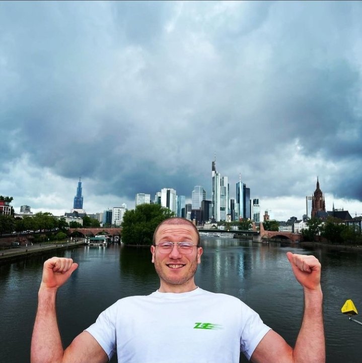 KrasseNickNocks's tweet photo. @TANZVERBOTcf Vllt da hinten irgendwo https://t.co/ItbdCPnVsp